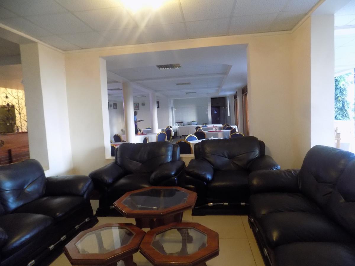 Kayegi Hotel Mbale Esterno foto
