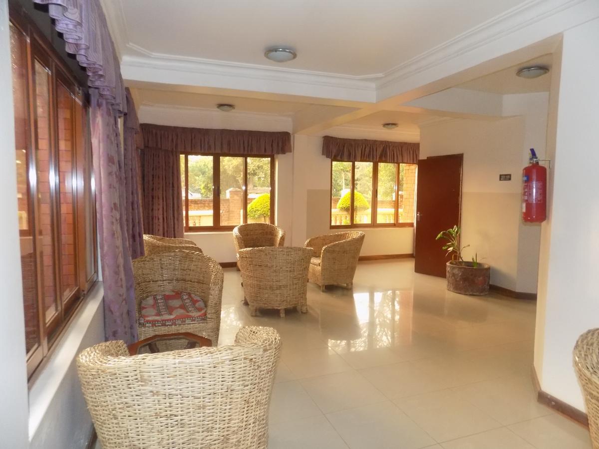 Kayegi Hotel Mbale Esterno foto