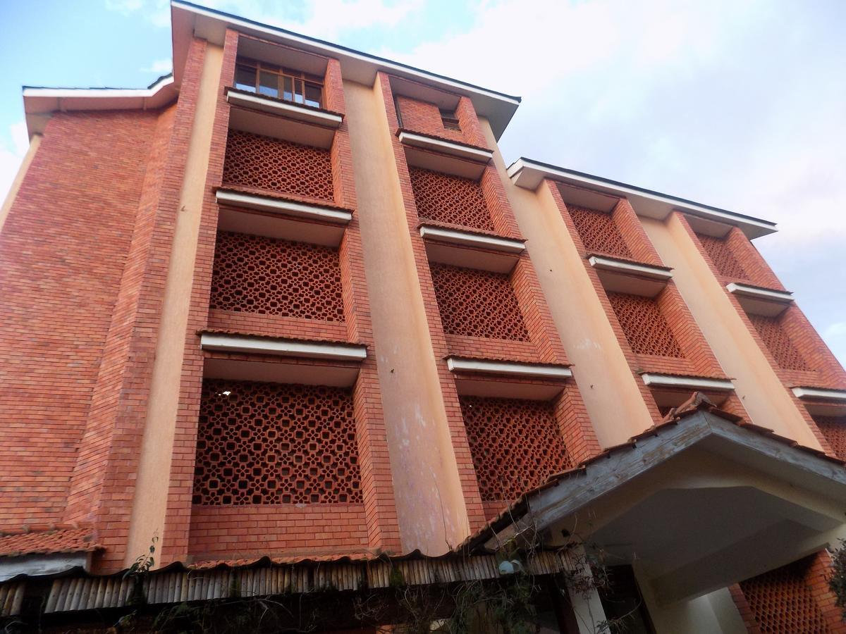 Kayegi Hotel Mbale Esterno foto