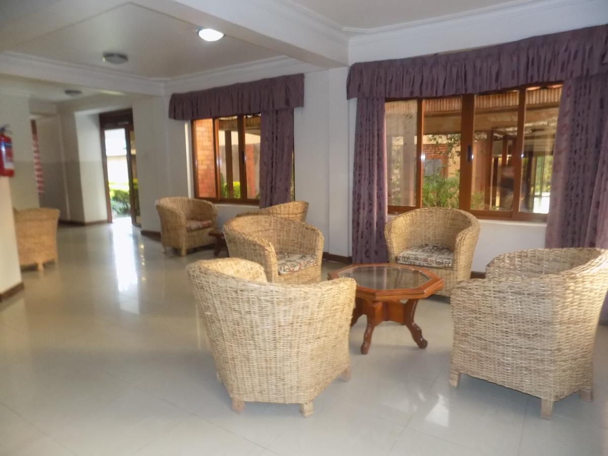 Kayegi Hotel Mbale Esterno foto