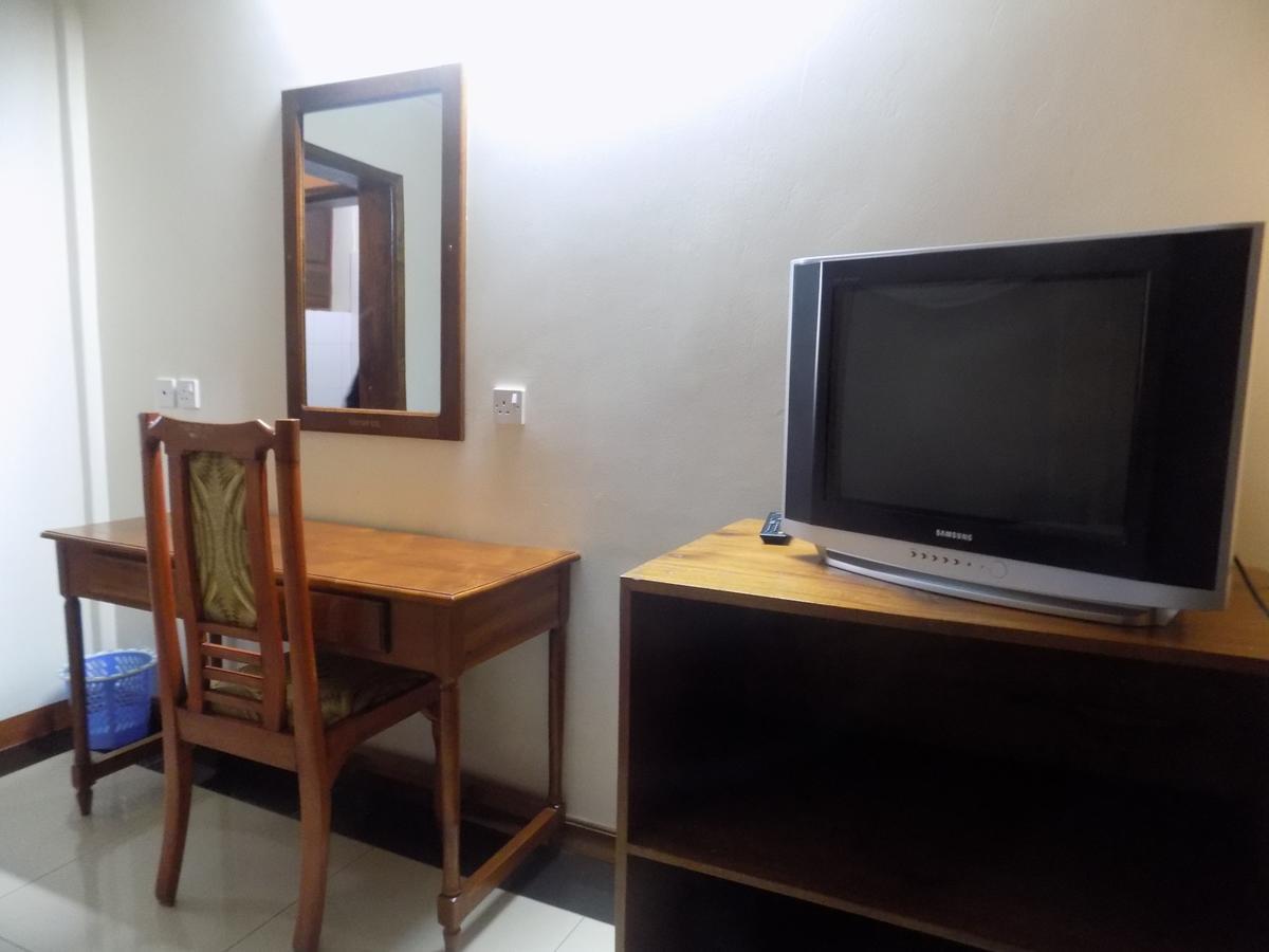 Kayegi Hotel Mbale Esterno foto