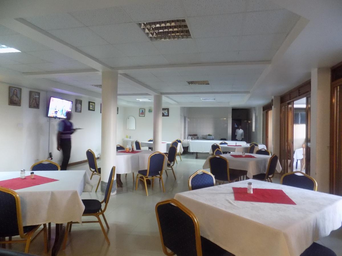 Kayegi Hotel Mbale Esterno foto