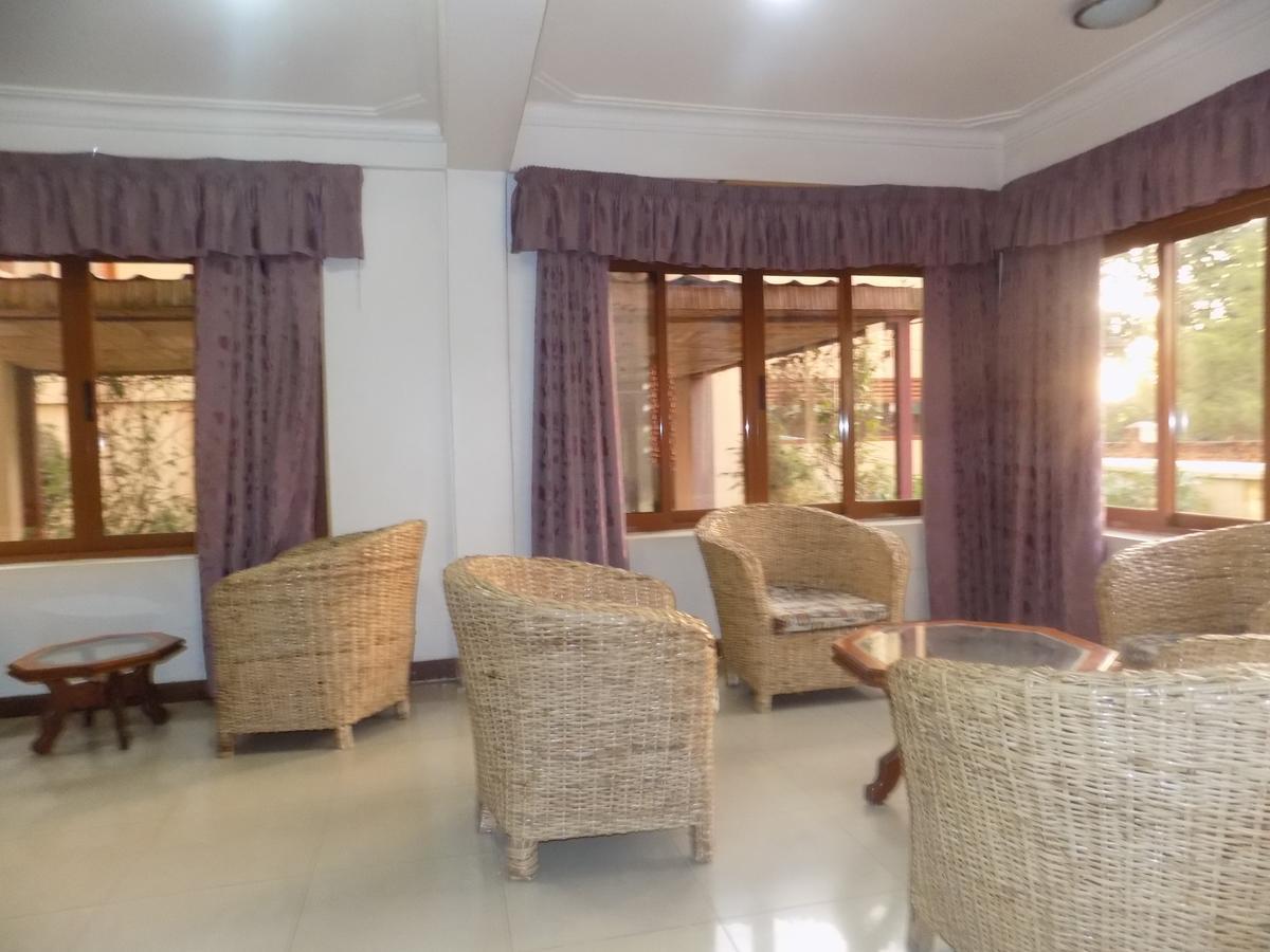 Kayegi Hotel Mbale Esterno foto