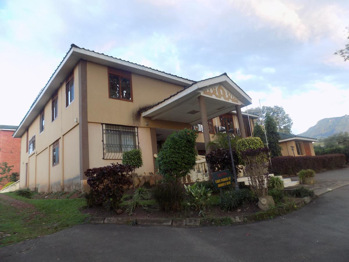 Kayegi Hotel Mbale Esterno foto
