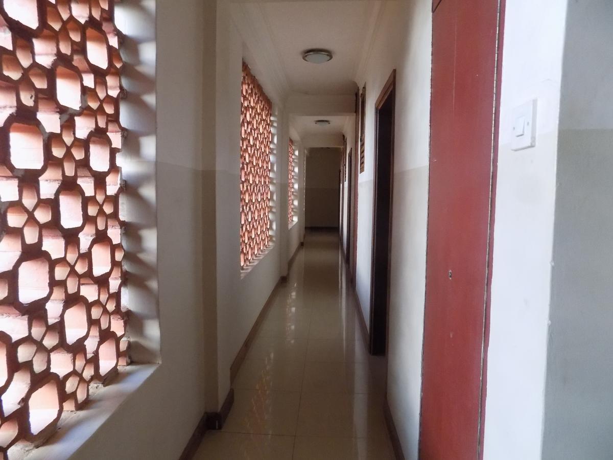Kayegi Hotel Mbale Esterno foto