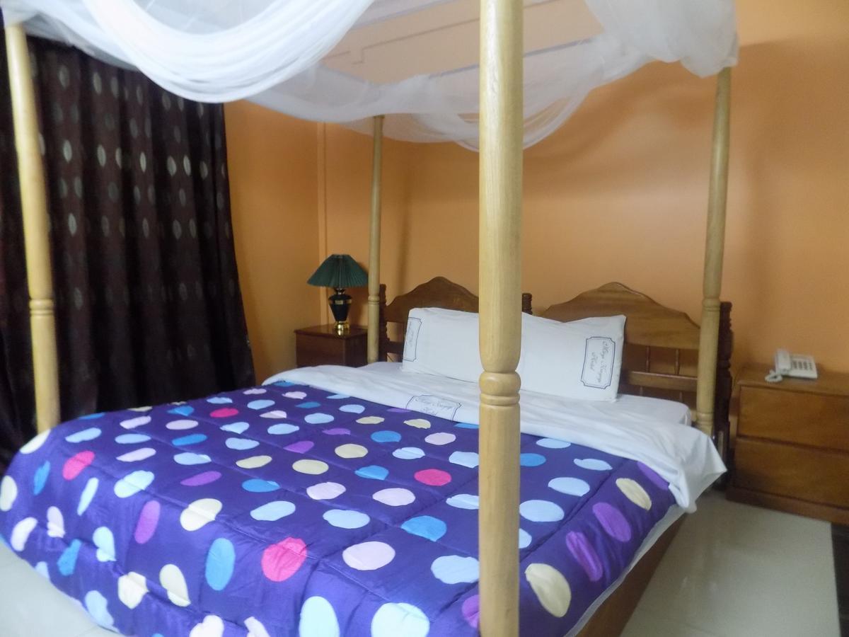 Kayegi Hotel Mbale Esterno foto