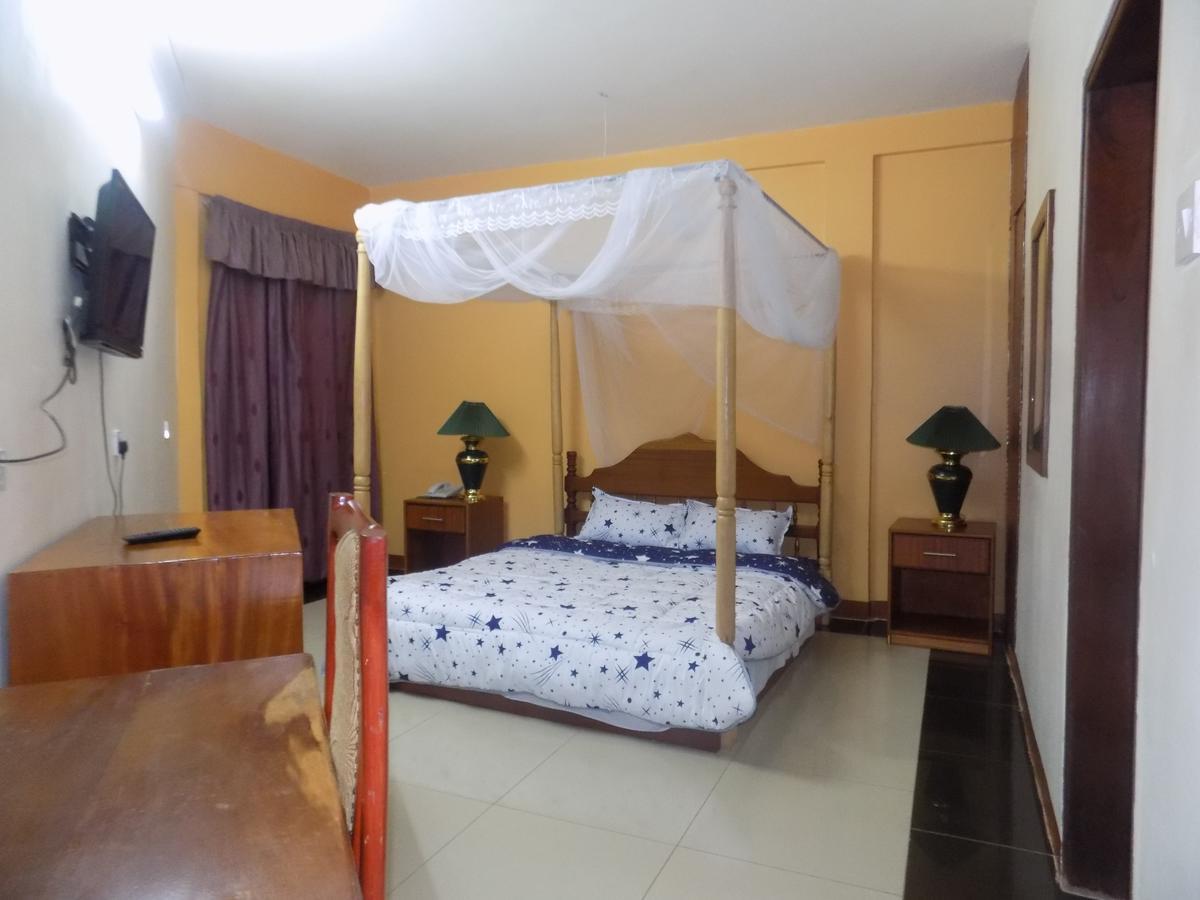 Kayegi Hotel Mbale Esterno foto