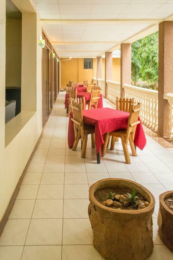Kayegi Hotel Mbale Esterno foto