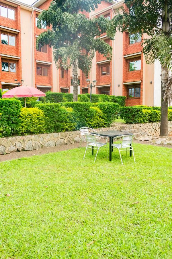 Kayegi Hotel Mbale Esterno foto