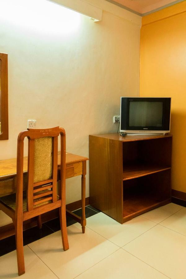 Kayegi Hotel Mbale Esterno foto