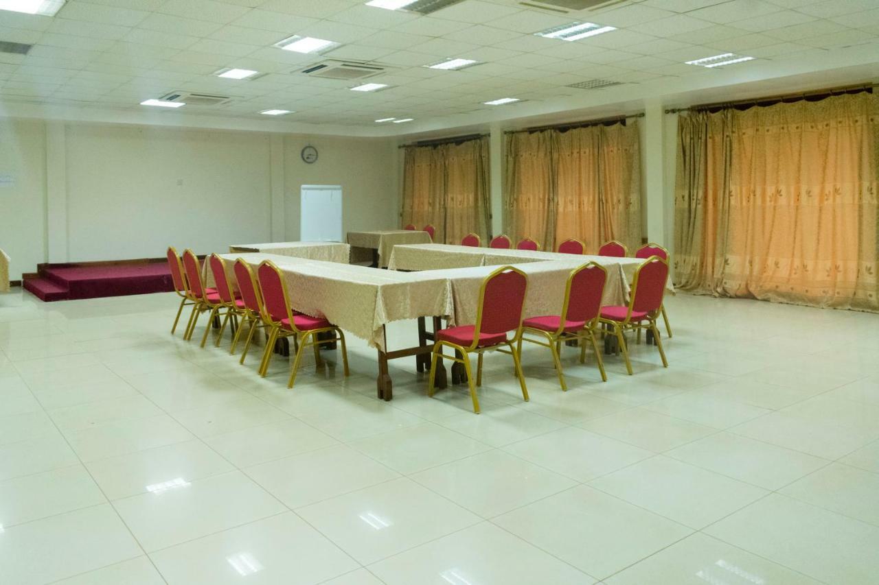 Kayegi Hotel Mbale Esterno foto