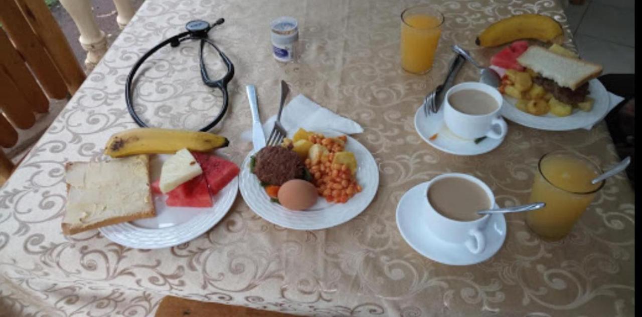 Kayegi Hotel Mbale Esterno foto